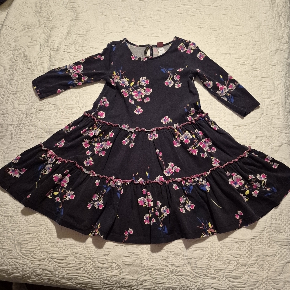 Tea Collection girls size 7 navy with multi colored flowers navy fade twirly